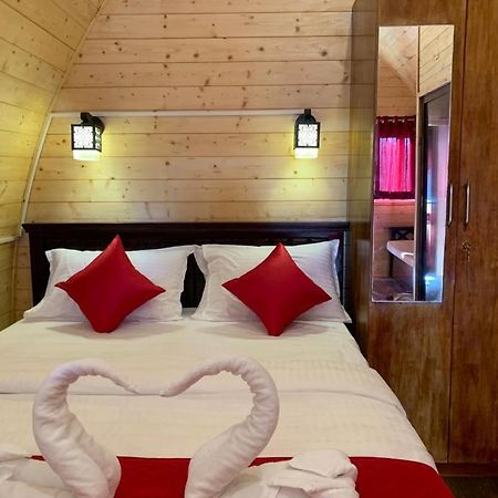 Cozy Capsules - Modern Hut Bed and Breakfast Kukkal Eksteriør billede
