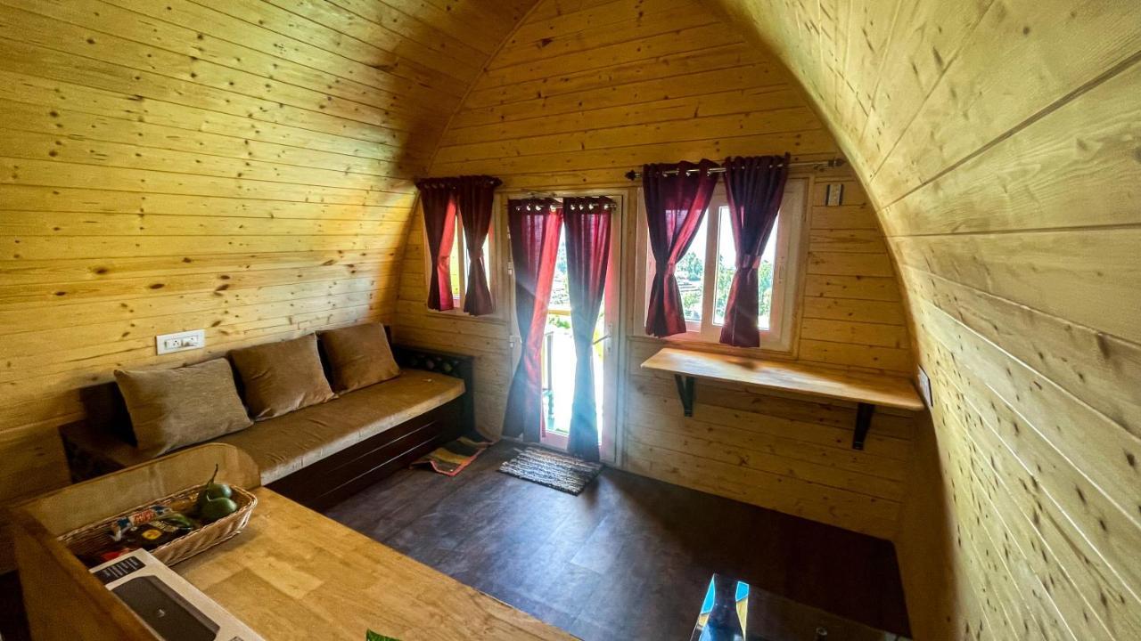 Cozy Capsules - Modern Hut Bed and Breakfast Kukkal Eksteriør billede